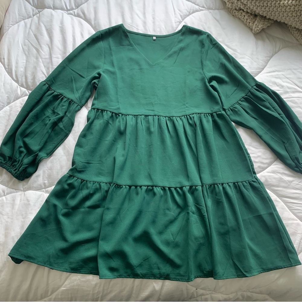 💥4/$15 Dark Green V-Neck Ruffle Layered Dress